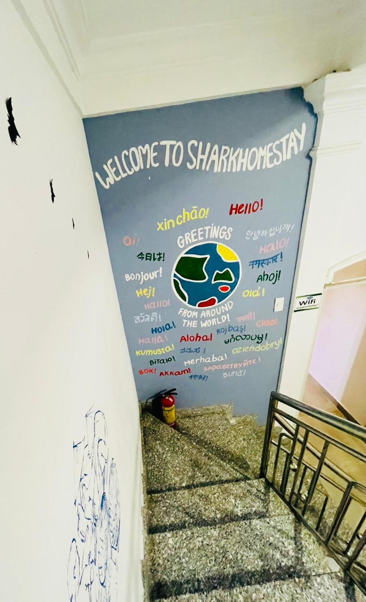 Shark Home Hue Luaran gambar